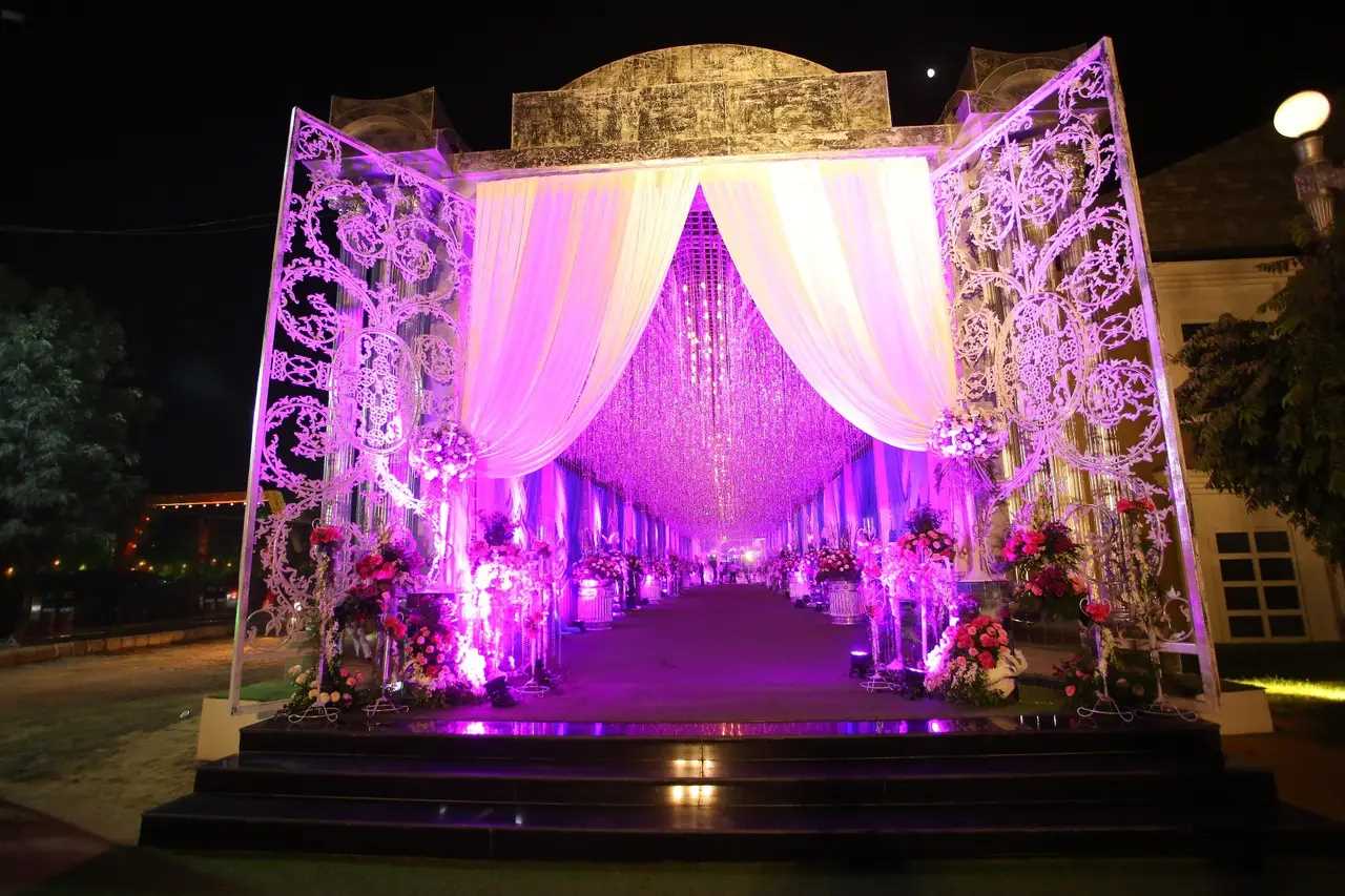 The Ritz by Ferns N Petals